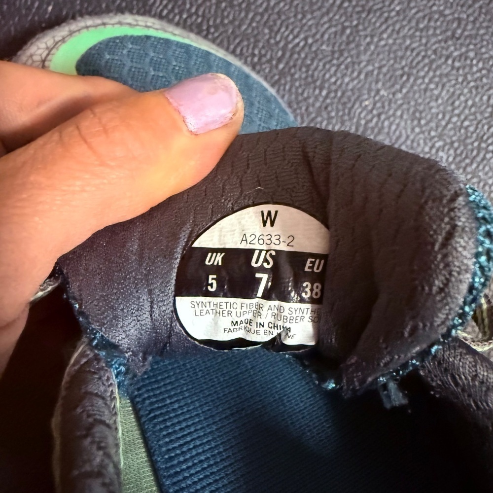 NWOT Altra running shoes - Picture 4 of 6